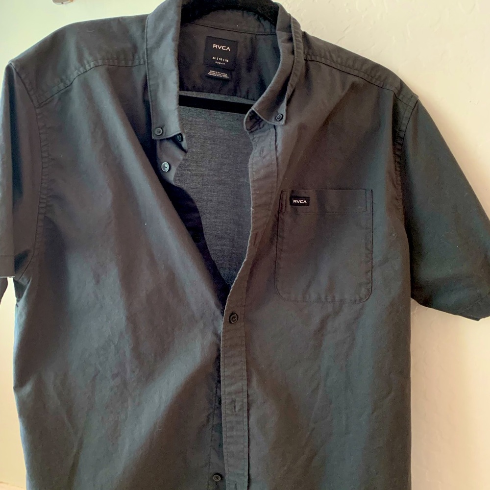 Men’s RVCA dark gray button up